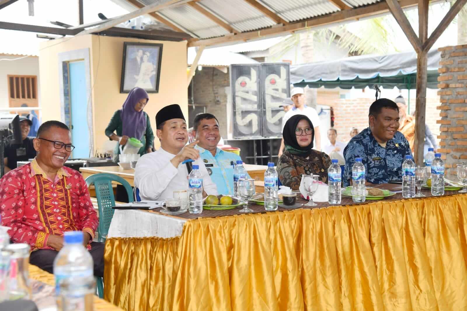 Bupati Zahir Katakan Pendistribusian Pupuk Melalui BUMDes