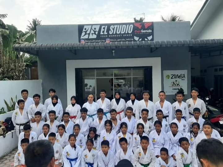 Kegiatan Latihan Bersama dan Simulasi Kecil Karateka