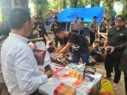 Brimob Polda Sumut Bersama Satgas Gakkum Gerebek Barak Narkoba dan Judi di Kutalimbaru