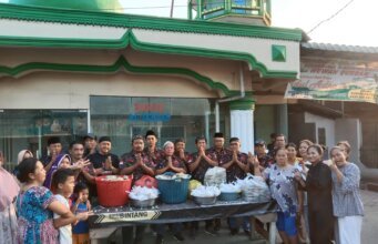 Ketua PAC Grib Jaya Patumbak Dan Seluruh Pengurus Grib Jaya Melaksanakan Setiap Minggu Pembagian Takjil Bulan Suci Ramadhan