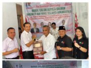 Pimcab Partai PKN Kota Gunungsitoli, “Terima” Balon Bacakada Karya Batee dan Yunius Larosa.