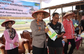 Kapolres Pematangsiantar Tanam Padi Perdana
