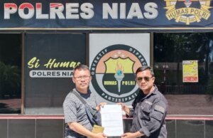 Dua Orang Pemuda Kota Gunungsitoli Laporkan Camat Gunungsitoli