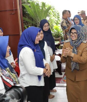Wali Kota Pematangsiantar dr Susanti Dewayani SpA, Saat Menghadiri Penutupan Pelatihan Salon Pokmas Bantan Sejahtera di LKP Zendro