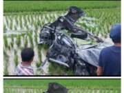 Tabrakan Dengan Kereta Api, Mobil Minibus Terseret 30 Meter 6 orang Tewas, 1 Orang Luka-Luka