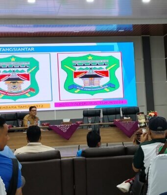 Walikota Diwakili Sekda Junaedi A Sitanggang S. STP. M.Si Buka Rapat Konsultasi Lambang Daerah Kota Pematangsiantar Segera Berubah