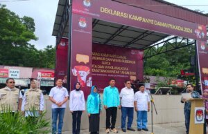 Deklarasi Kampanye Damai KPU Siantar Diwarnai Bagi Bagi Uang