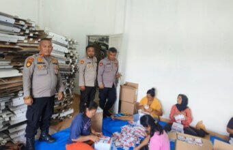 Pastikan Tahapan Pilkada Aman :Polres Pematang Siantar Lakukan Pengamanan Pelipatan Surat Suara Pilkada Tahun 2024